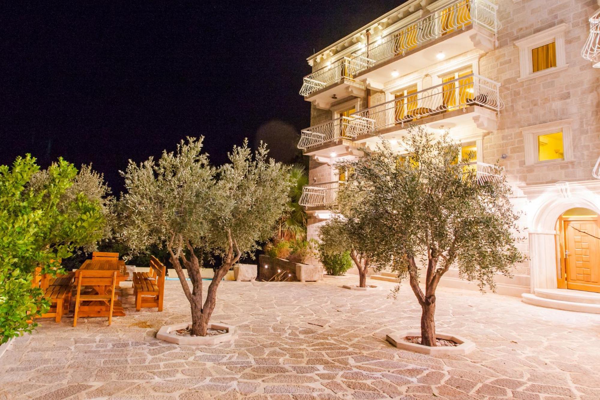 Apartments Pietra Mare Petrovac Buitenkant foto