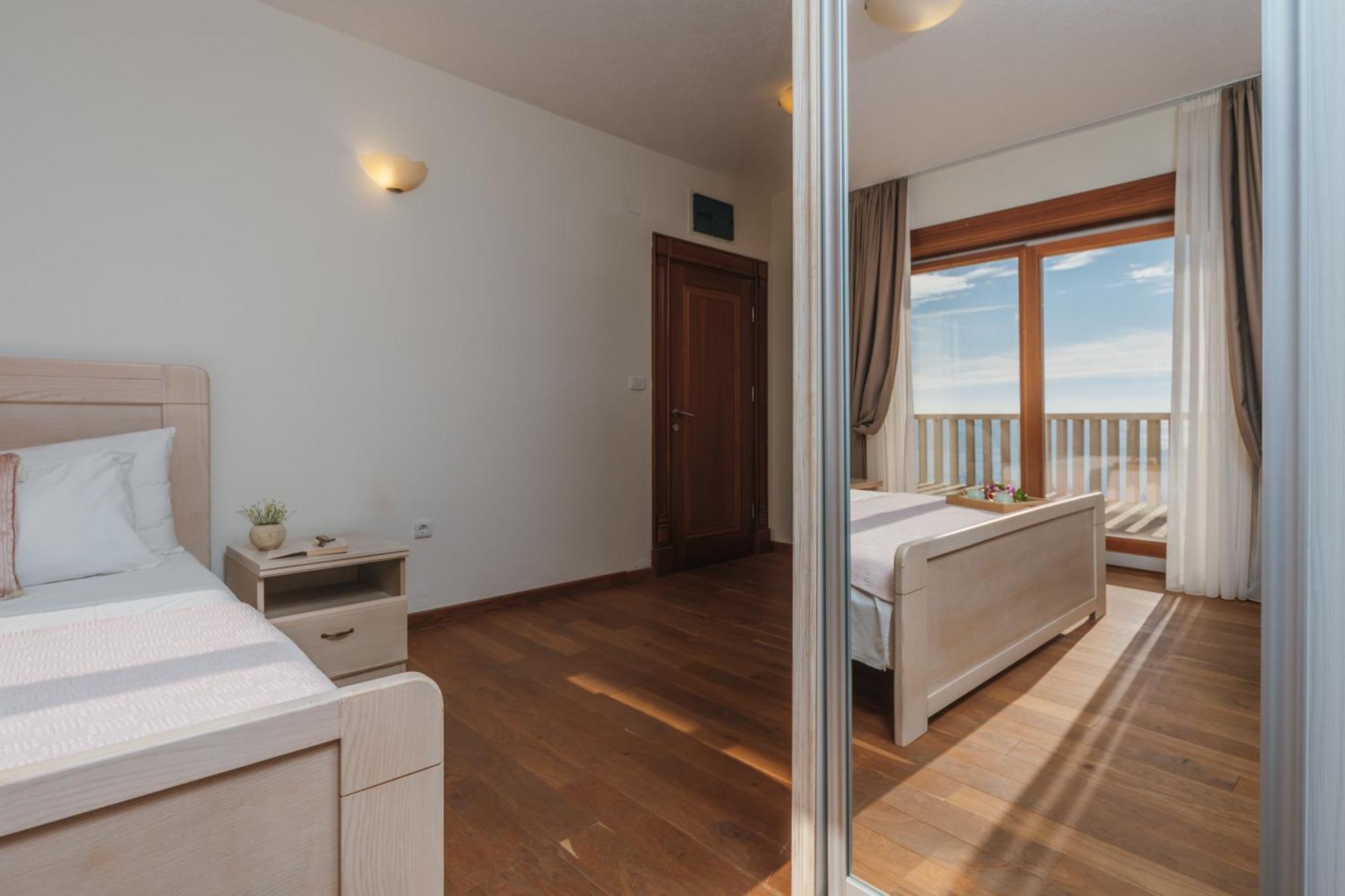 Apartments Pietra Mare Petrovac Buitenkant foto