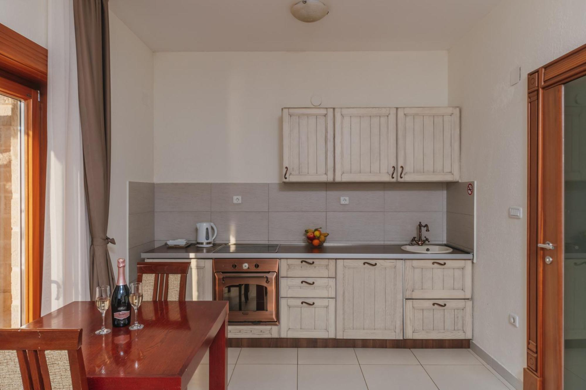 Apartments Pietra Mare Petrovac Kamer foto