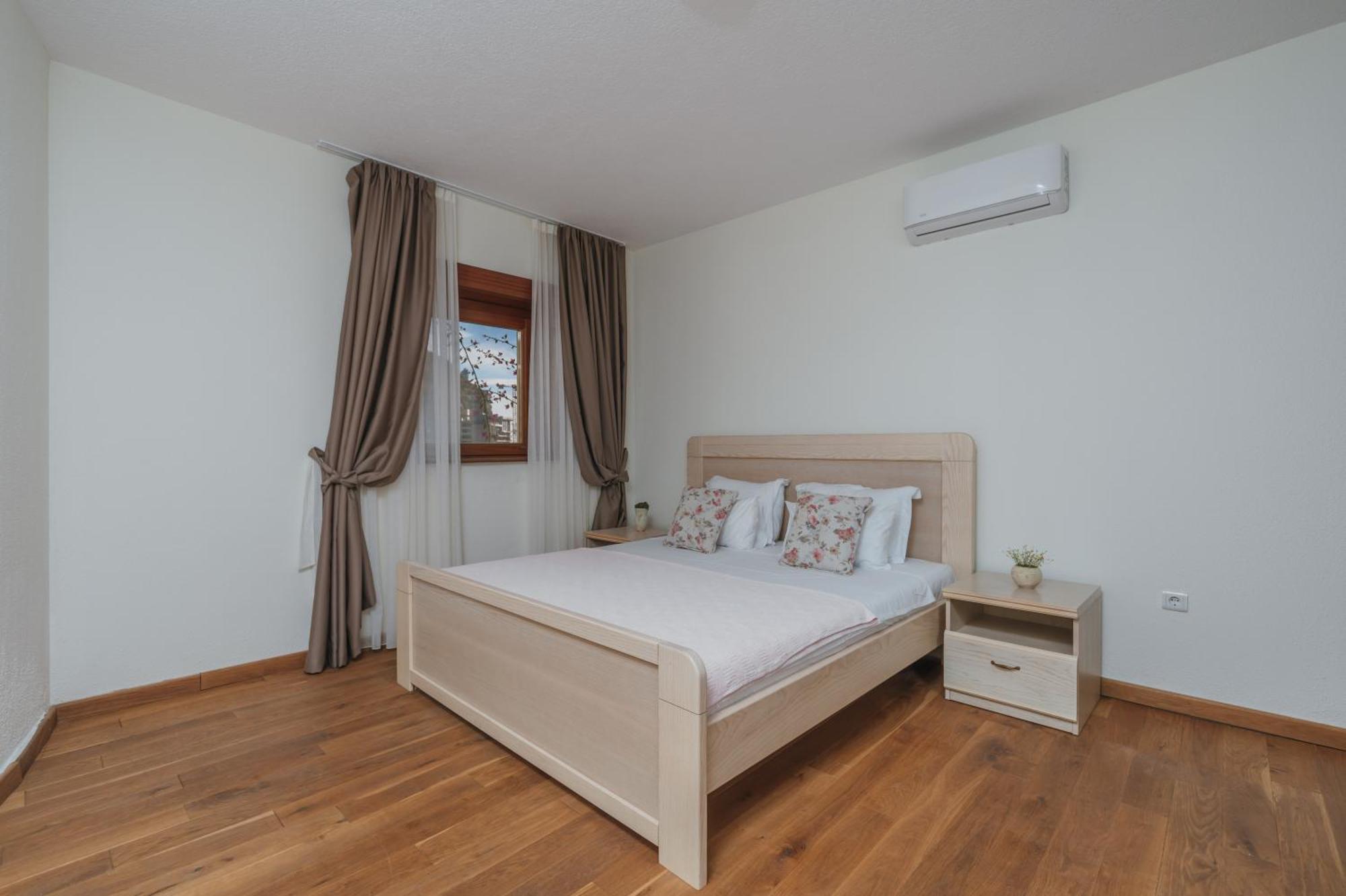 Apartments Pietra Mare Petrovac Buitenkant foto