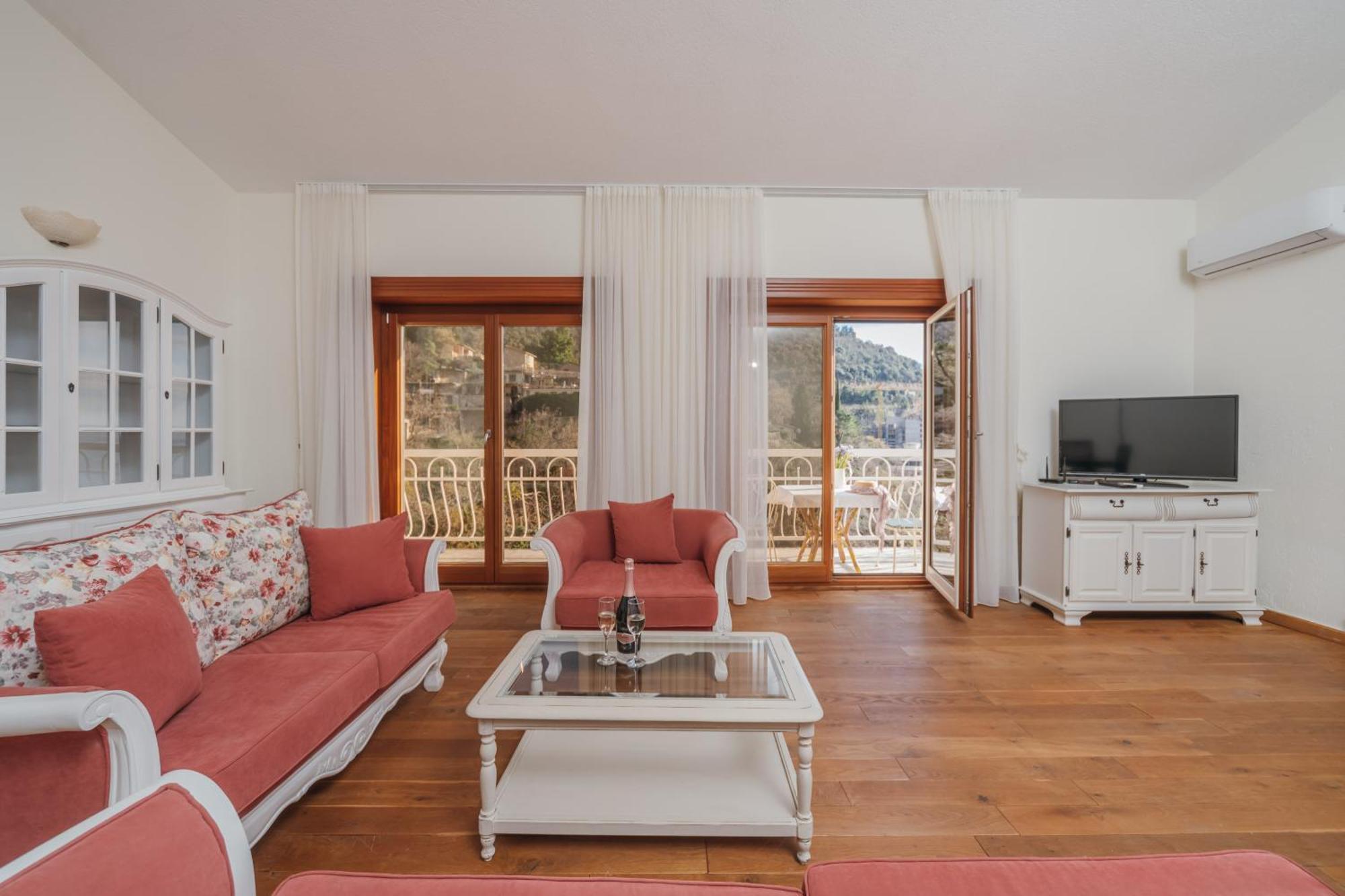 Apartments Pietra Mare Petrovac Buitenkant foto