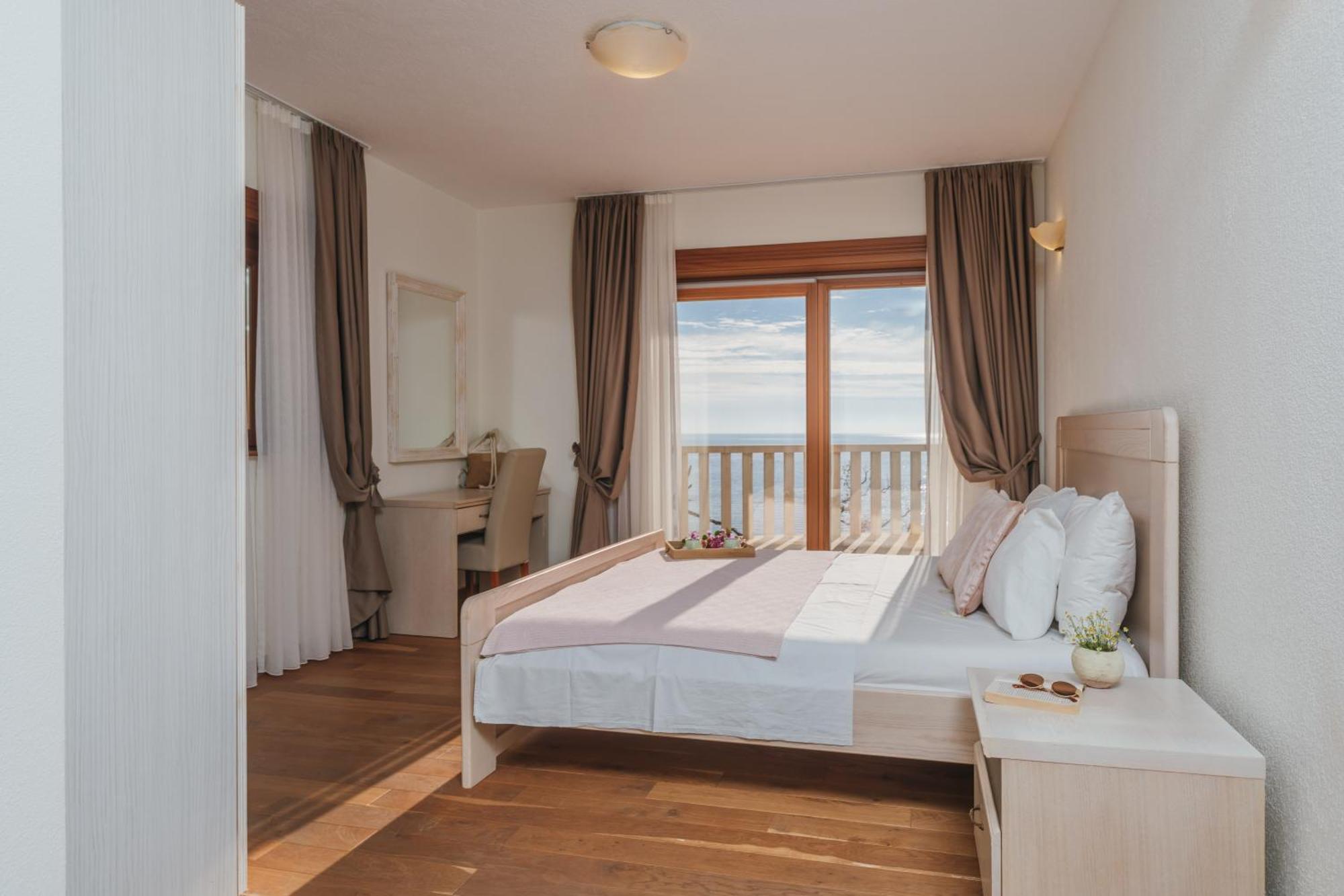 Apartments Pietra Mare Petrovac Buitenkant foto