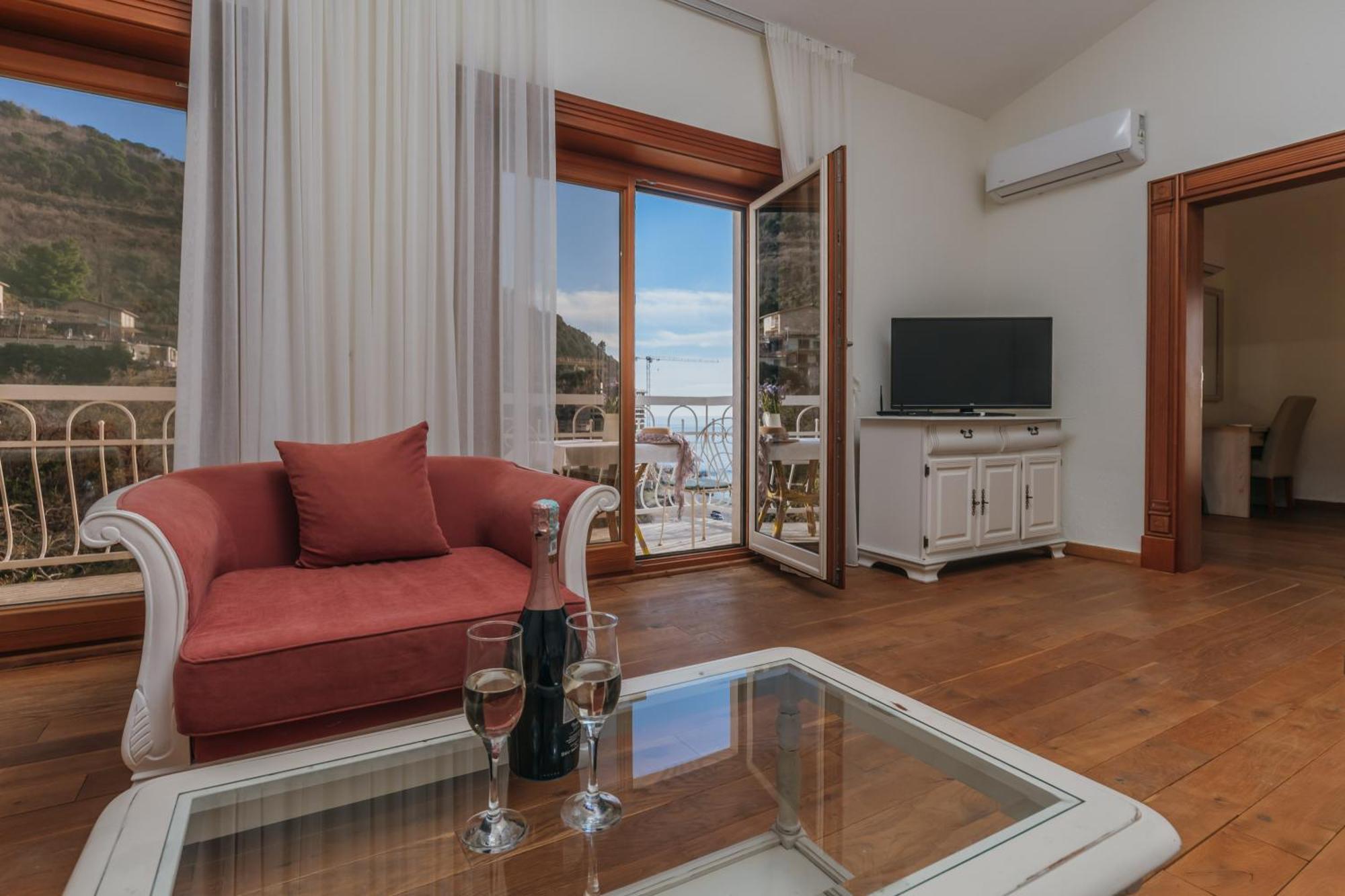 Apartments Pietra Mare Petrovac Buitenkant foto